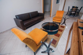 Lovely 2-Bedroom Fully Furnished Apartment (Henlesby Enterprises)